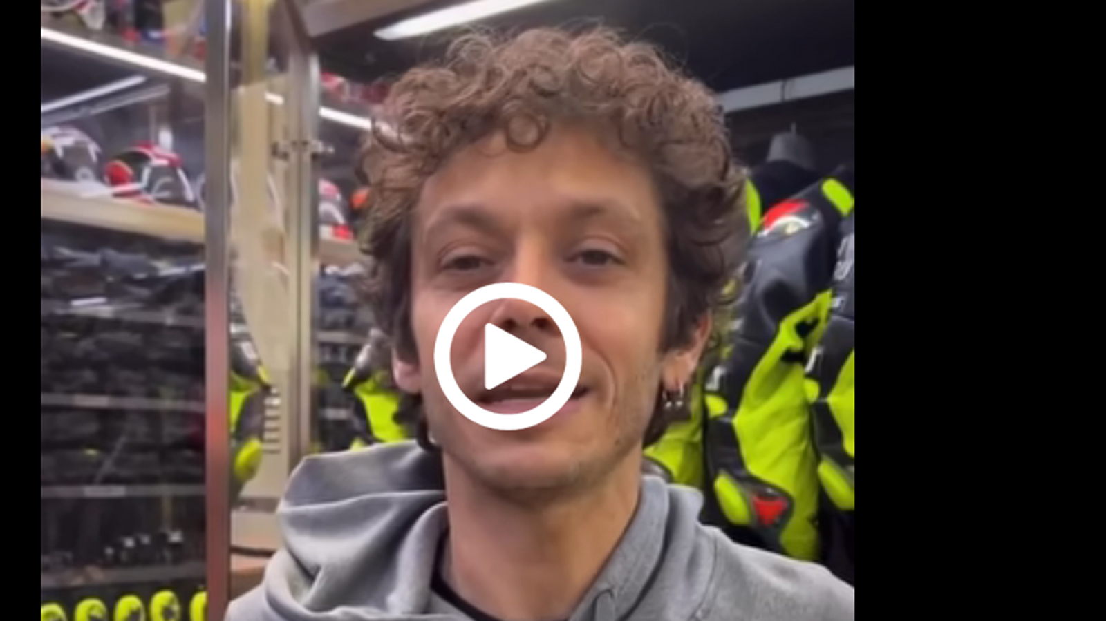 VIDEO: Ο Rossi παρουσιάζει το δικό του μουσείο!!